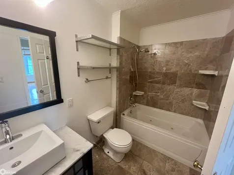 1000 Pleasant Plain #204 Road Fairfield IA 52556