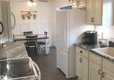 102 Hillhaven Drive Forest City IA 50436