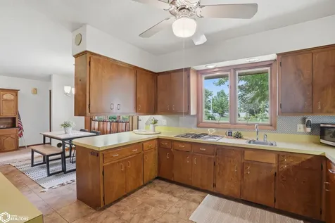 406 E Lafayette Avenue Keota IA 52248