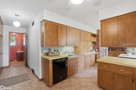 406 E Lafayette Avenue Keota IA 52248