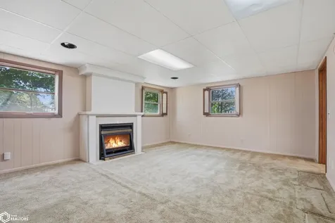 406 E Lafayette Avenue Keota IA 52248