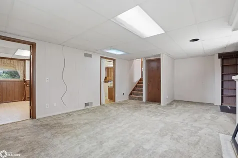 406 E Lafayette Avenue Keota IA 52248