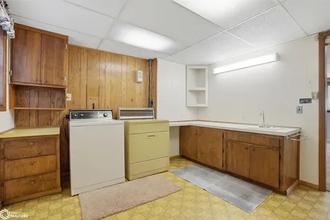 406 E Lafayette Avenue Keota IA 52248