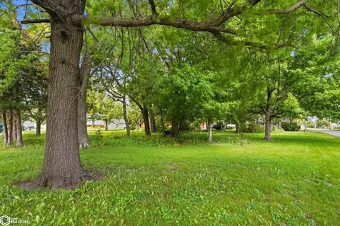 406 E Lafayette Avenue Keota IA 52248