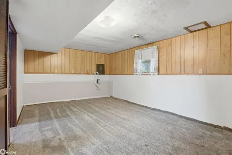 13 29th Place Fort Madison IA 52627