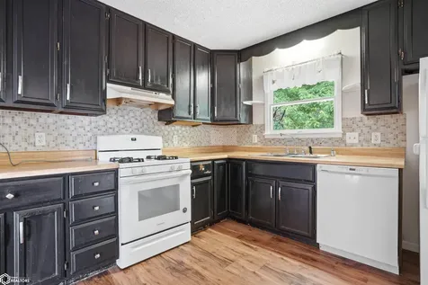 13 29th Place Fort Madison IA 52627