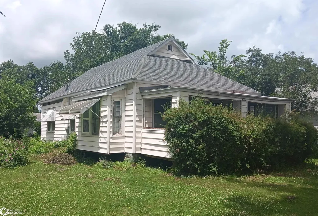 405 S Webster Street Ottumwa IA 52501