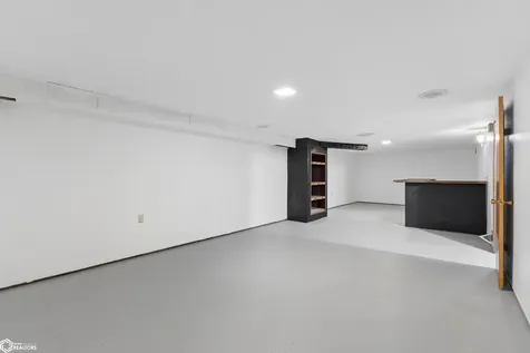 2317 24th Street SW Mason City IA 50401