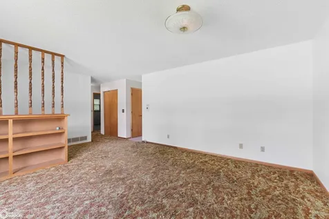 2317 24th Street SW Mason City IA 50401