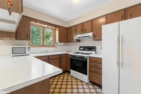 2317 24th Street SW Mason City IA 50401