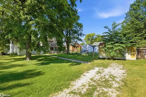 1710 Mount Pleasant Street Burlington IA 52601