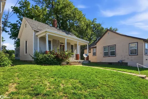1710 Mount Pleasant Street Burlington IA 52601