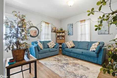 1710 Mount Pleasant Street Burlington IA 52601