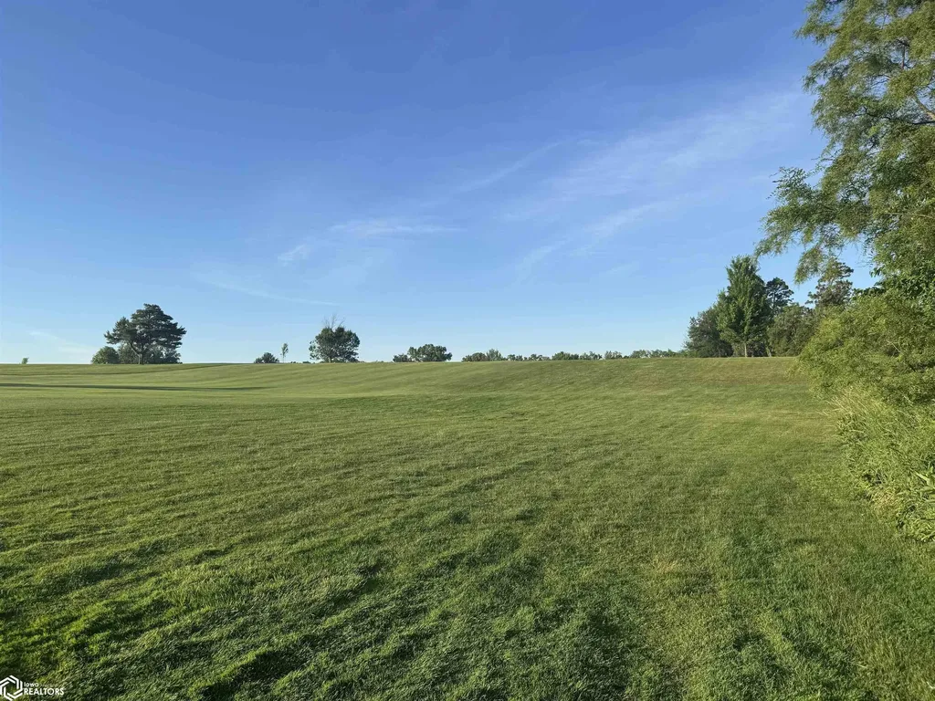 2307 Walton Lake Drive Fairfield IA 52556