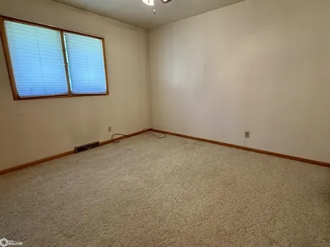 1107 4th Avenue Ackley IA 50601