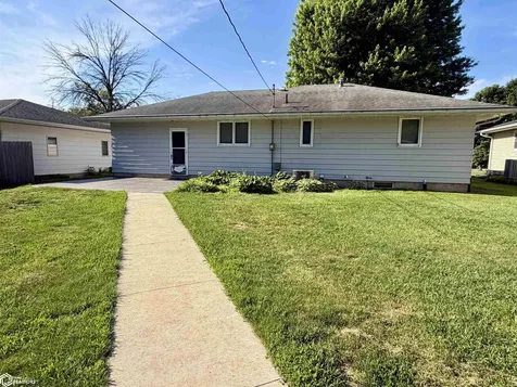 1107 4th Avenue Ackley IA 50601