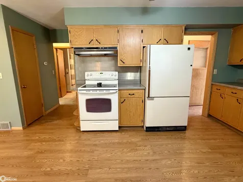 1107 4th Avenue Ackley IA 50601