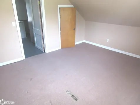 115 4th Avenue W Leland IA 50453