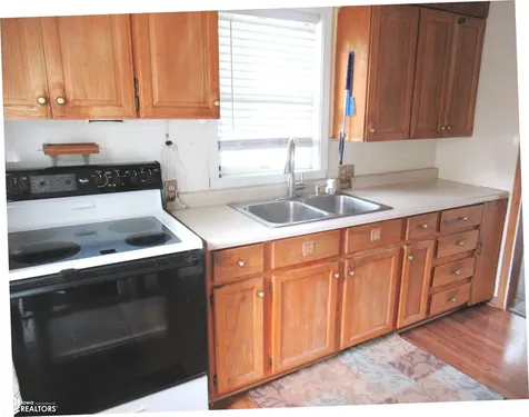 115 4th Avenue W Leland IA 50453