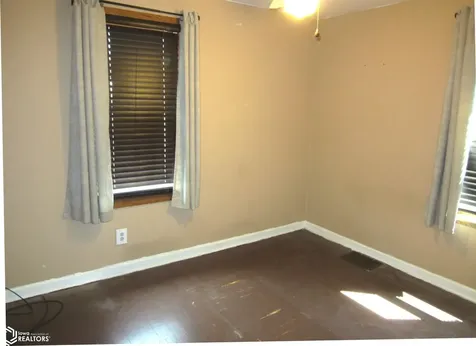 115 4th Avenue W Leland IA 50453