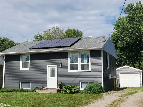 1320 S Hampshire Avenue Mason City IA 50401