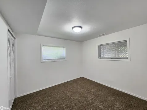 1320 S Hampshire Avenue Mason City IA 50401