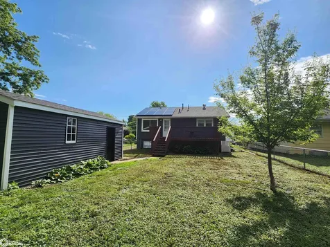 1320 S Hampshire Avenue Mason City IA 50401
