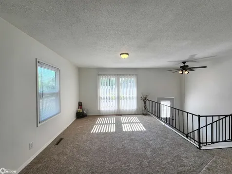 1320 S Hampshire Avenue Mason City IA 50401