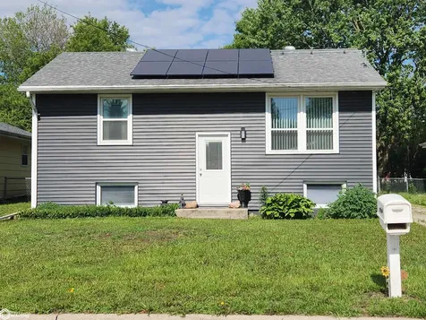 1320 S Hampshire Avenue Mason City IA 50401