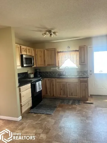 407 Main Street Montrose IA 52639