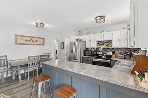 962 15th Place NE Mason City IA 50401