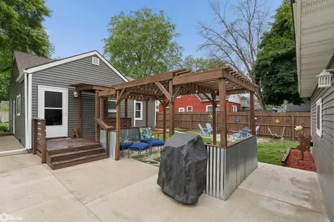 962 15th Place NE Mason City IA 50401
