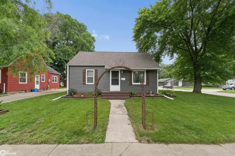 962 15th Place NE Mason City IA 50401