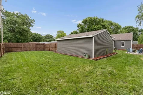 962 15th Place NE Mason City IA 50401