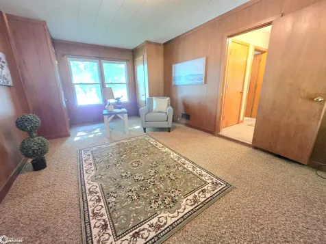 954 6th Place SE Mason City IA 50401
