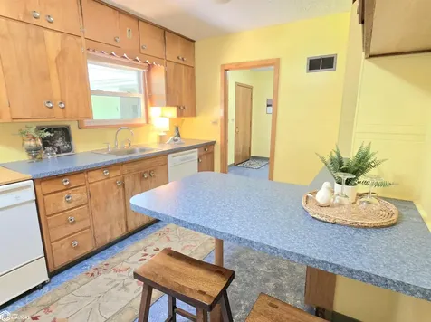 954 6th Place SE Mason City IA 50401
