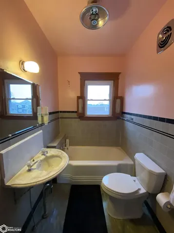 112 S Federal Street Hampton IA 50441