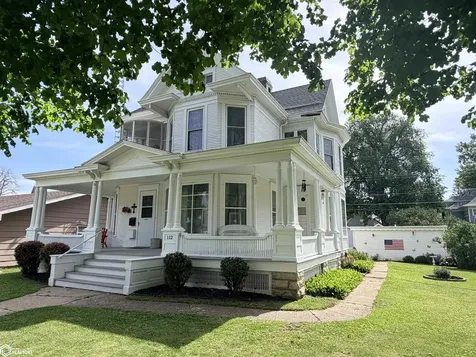 112 S Federal Street Hampton IA 50441