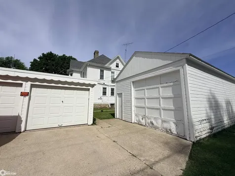 112 S Federal Street Hampton IA 50441