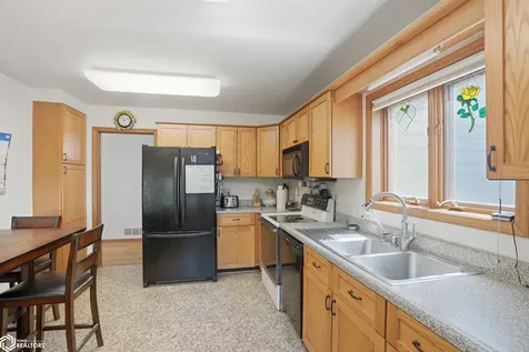 4005 Bluff Road Fort Madison IA 52627