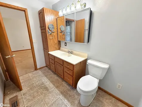 421 12th Avenue NE Hampton IA 50441