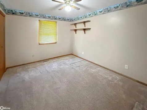 421 12th Avenue NE Hampton IA 50441
