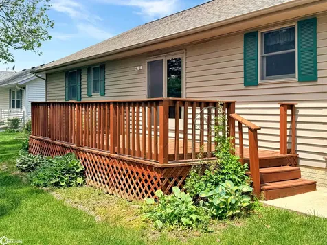 421 12th Avenue NE Hampton IA 50441