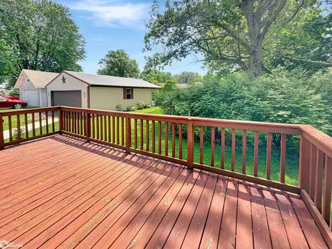 421 12th Avenue NE Hampton IA 50441