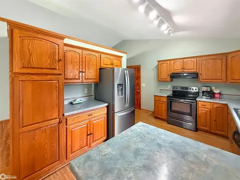 421 12th Avenue NE Hampton IA 50441