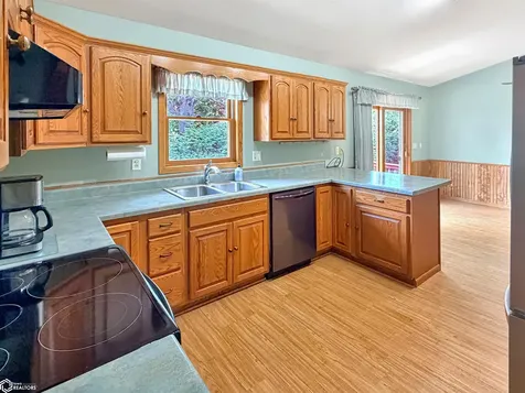 421 12th Avenue NE Hampton IA 50441