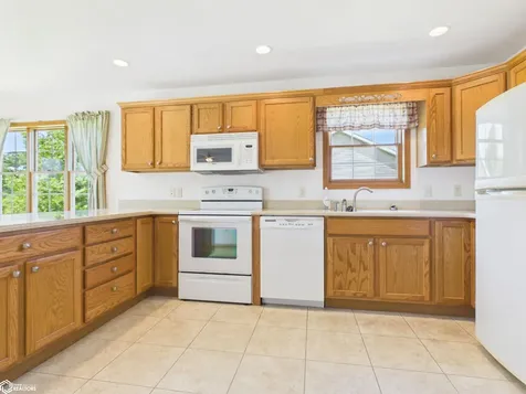3252 Brookshire Drive Keokuk IA 52632