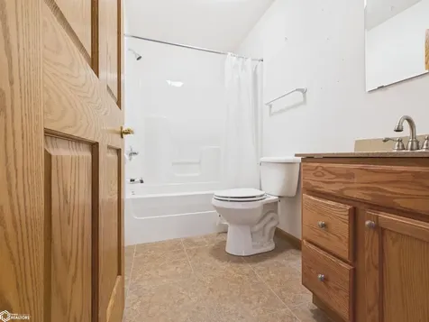 3252 Brookshire Drive Keokuk IA 52632
