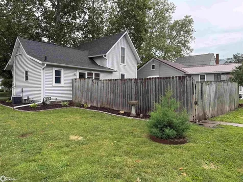 110 W 2nd Street Wayland IA 52654