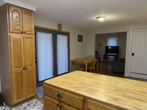 110 W 2nd Street Wayland IA 52654